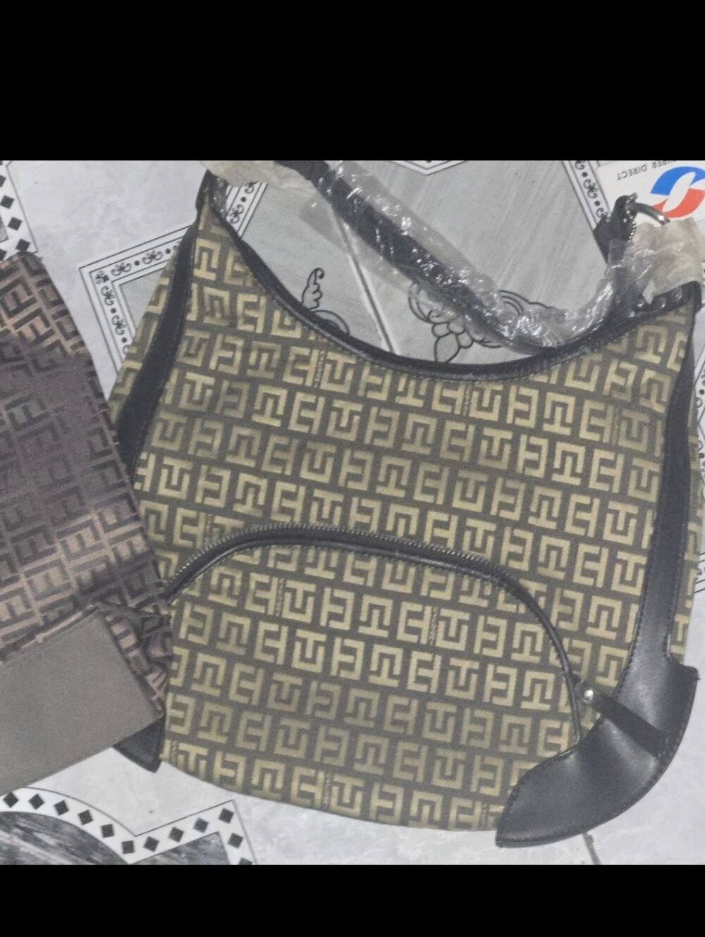 Set Of Two Purses - Picture 6 of 10